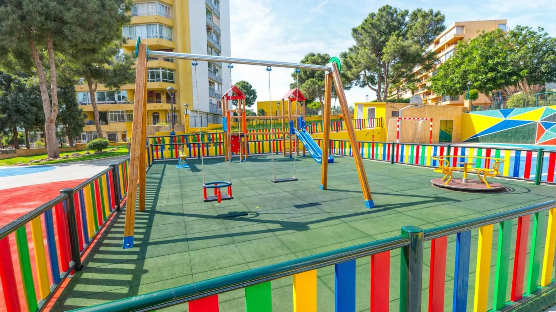 Apt. Colina De Mar- Coastal Retreat Near The Beach Torremolinos Apartment